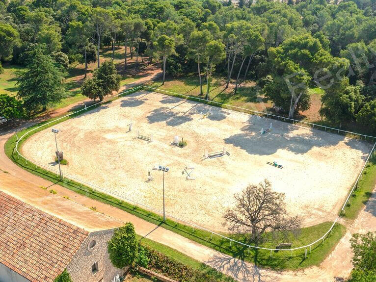 Propriété Nîmes - 14 chambres - 2000m²