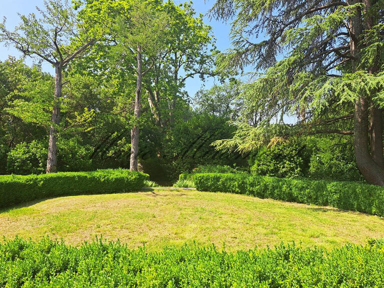 Propriété Nîmes - 11 chambres - 800m²