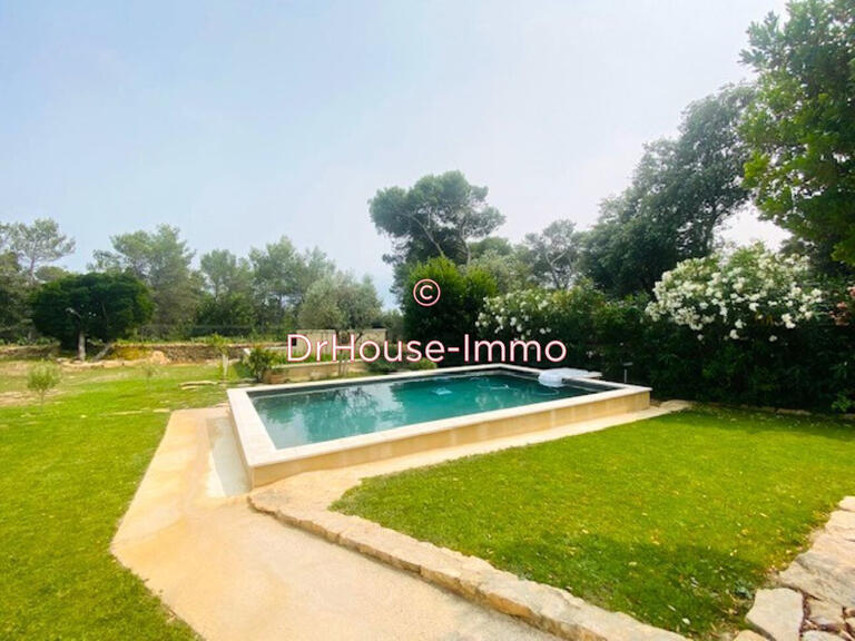 Villa Nîmes - 4 bedrooms - 210m²