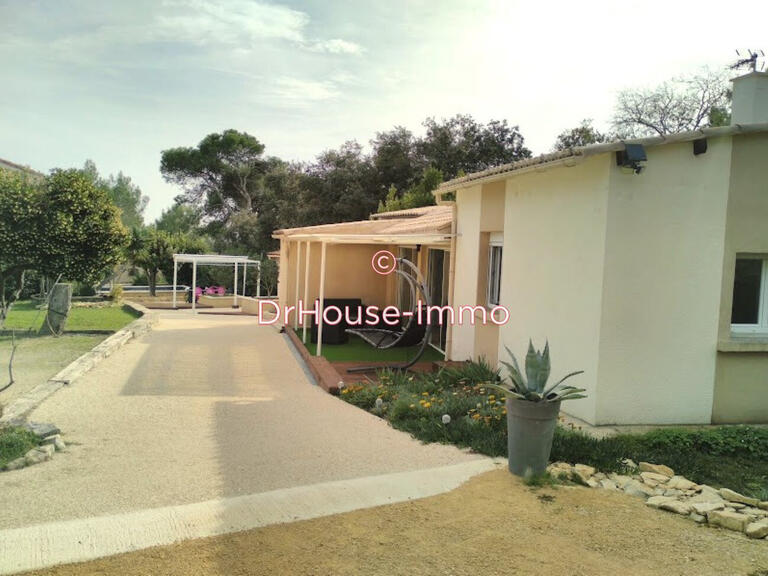 Villa Nîmes - 4 bedrooms - 210m²