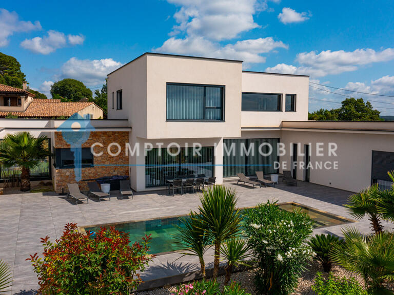 Villa Nîmes - 3 chambres - 303m²