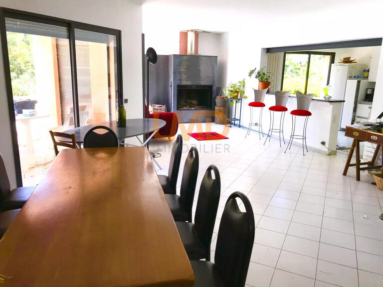 Villa Nîmes - 5 chambres - 245m²