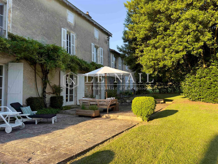 Manor Niort - 7 bedrooms - 500m²