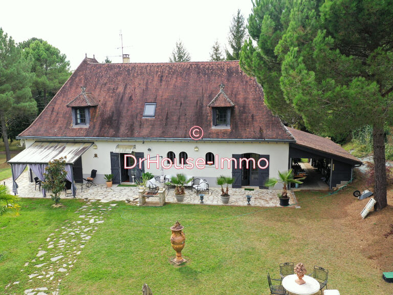 Villa Notre-Dame-de-Sanilhac - 6 chambres - 210m²