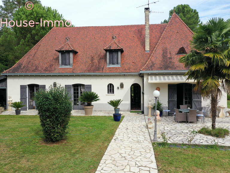 Villa Notre-Dame-de-Sanilhac - 6 chambres - 210m²