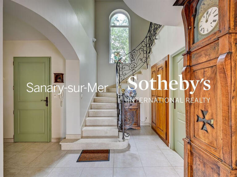 Maison Ollioules - 4 chambres - 211m²