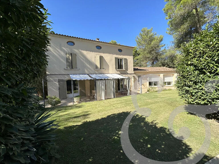 Propriété Orgon - 4 chambres - 303m²