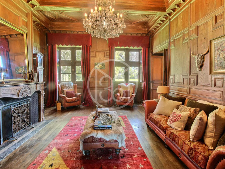 Castle Orthez - 10 bedrooms - 523m²