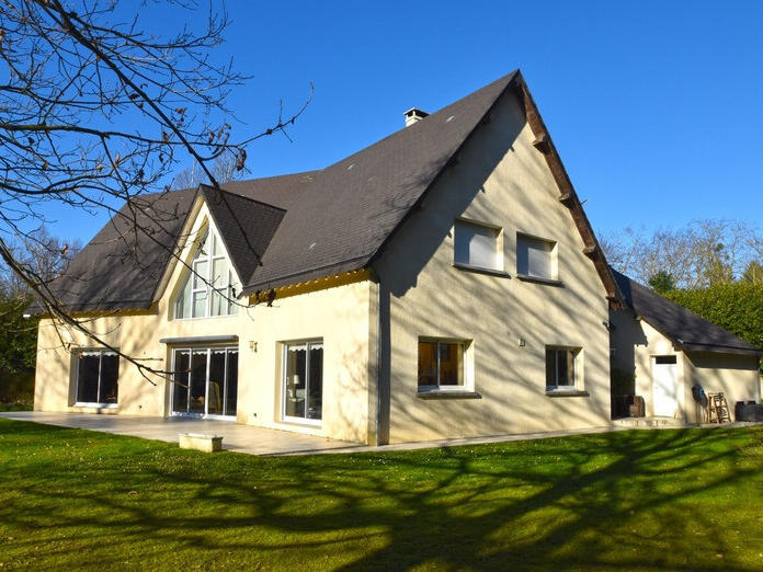 Le Val-Doré : Maison, Villa Et Propriété à Vendre - BellesPierres