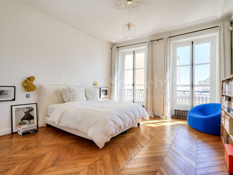 Appartement Paris 10e - 4 chambres - 175m²