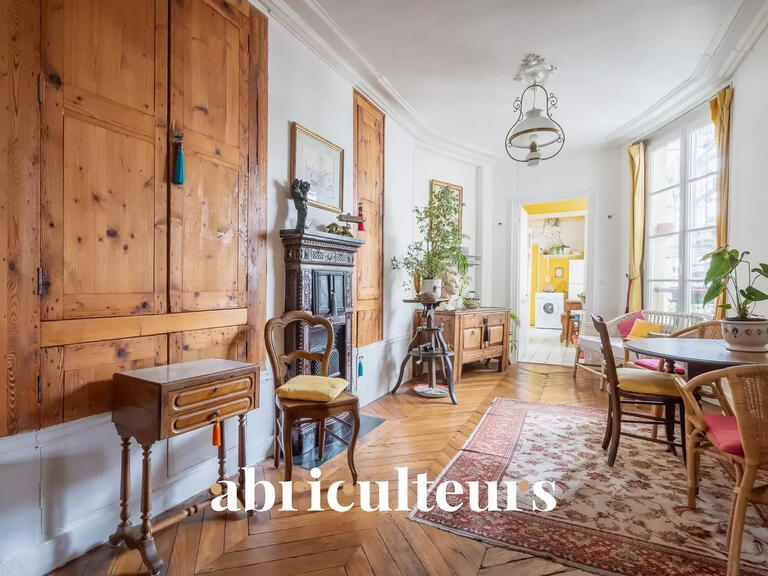 Appartement Paris 10e - 6 chambres - 98m²