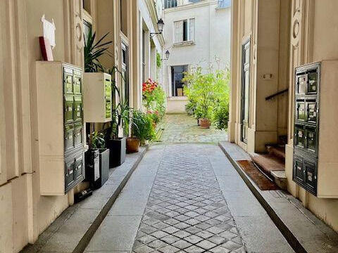 Apartment Paris 10e - 192m²