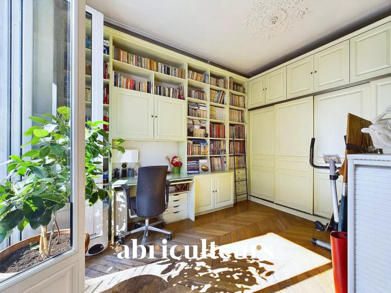 Apartment Paris 10e - 3 bedrooms - 156m²