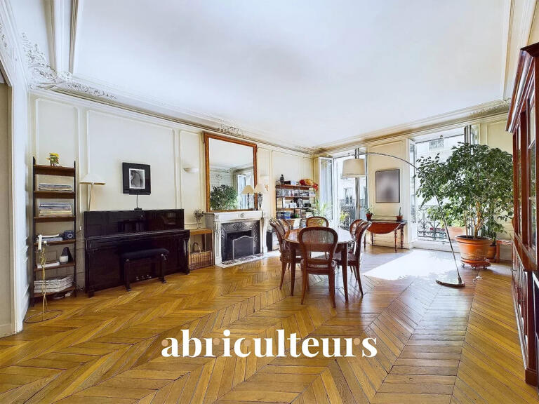 Apartment Paris 10e - 3 bedrooms - 156m²