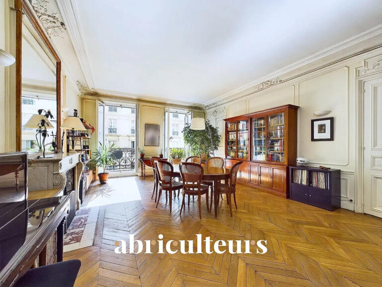 Appartement Paris 10e - 3 chambres - 156m²