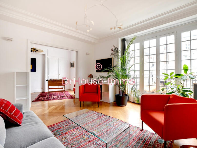 Appartement Paris 10e - 2 chambres - 90m²