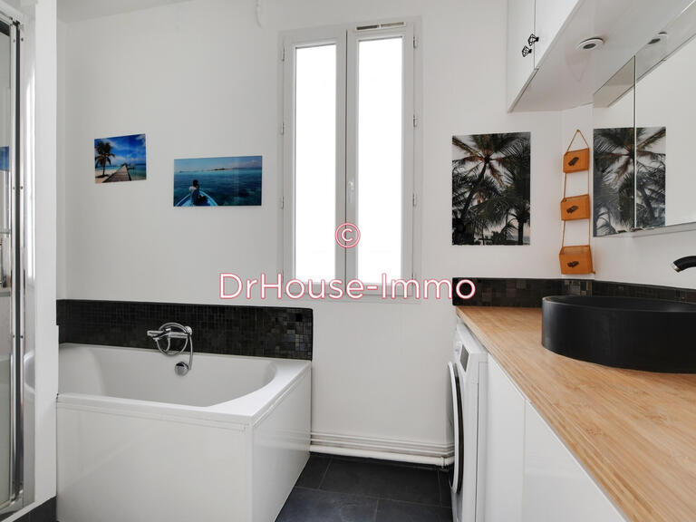 Appartement Paris 10e - 2 chambres - 90m²