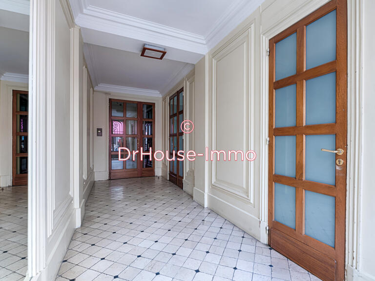 Appartement Paris 10e - 2 chambres - 89m²