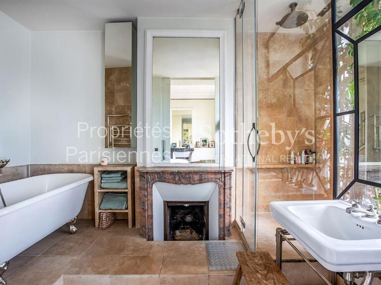 Apartment Paris 10e - 4 bedrooms - 205m²