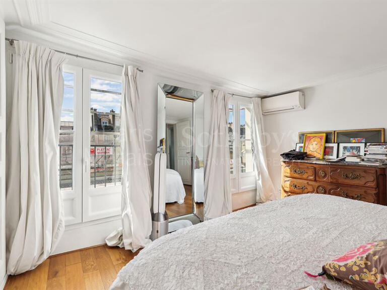 Apartment Paris 11e - 5 bedrooms - 138m²