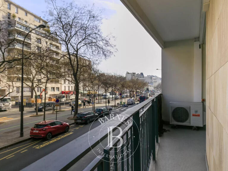 Sale Apartment Paris 11e
