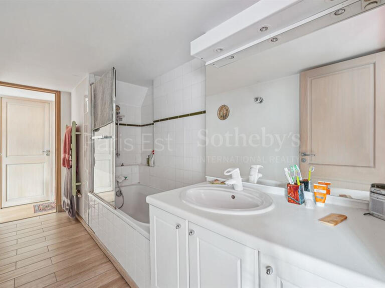 Apartment Paris 11e - 3 bedrooms - 130m²