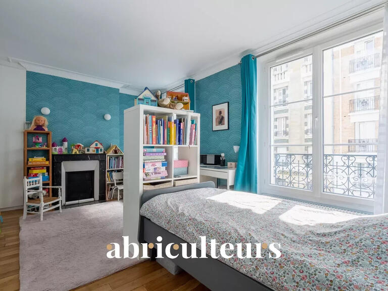 Sale Apartment Paris 15e - 3 bedrooms