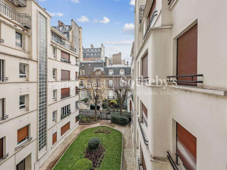 Appartement Paris 16e - 3 chambres - 127m²