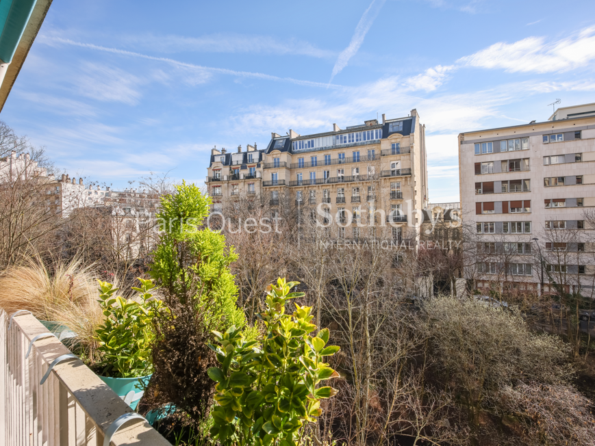 Apartment Paris 16e