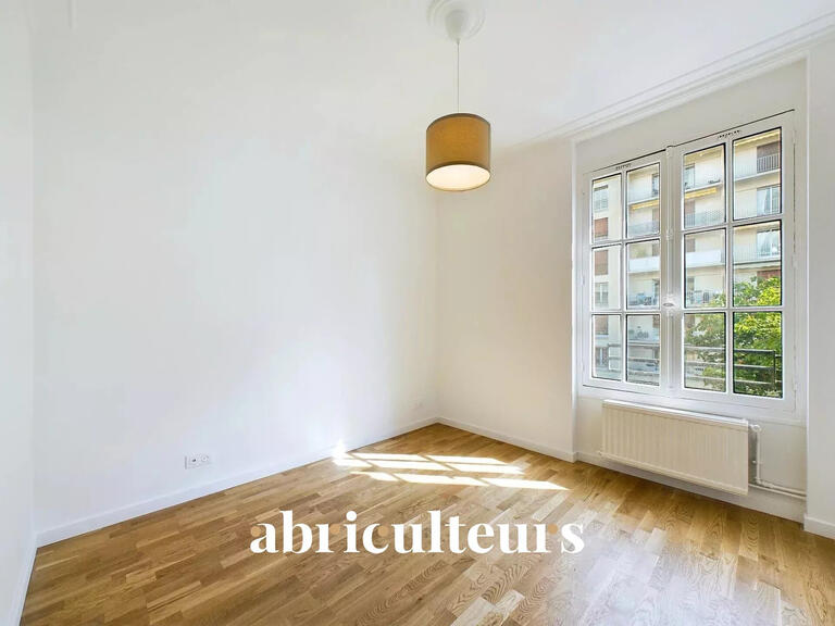 Appartement Paris 16e - 2 chambres - 84m²