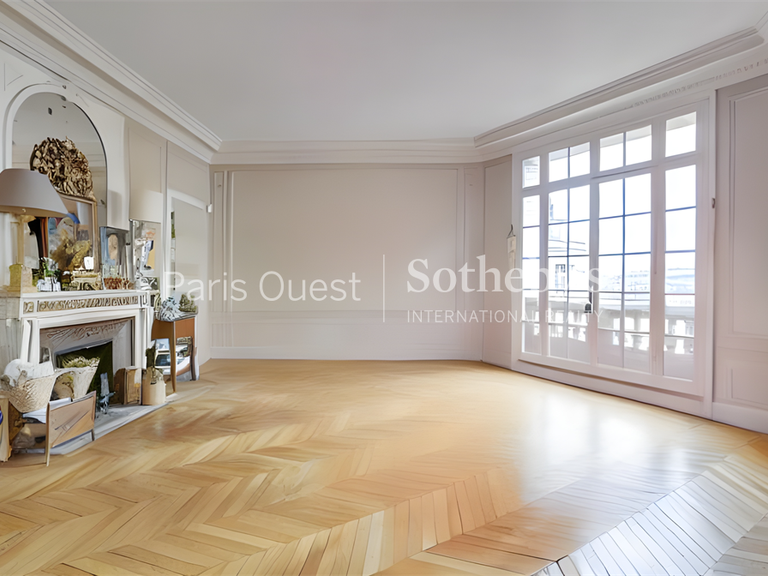 Appartement Paris 16e - 3 chambres - 161m²