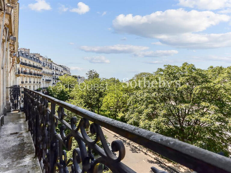 Appartement Paris 16e - 2 chambres - 135m²