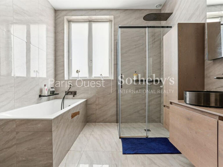 Apartment Paris 16e - 2 bedrooms - 135m²