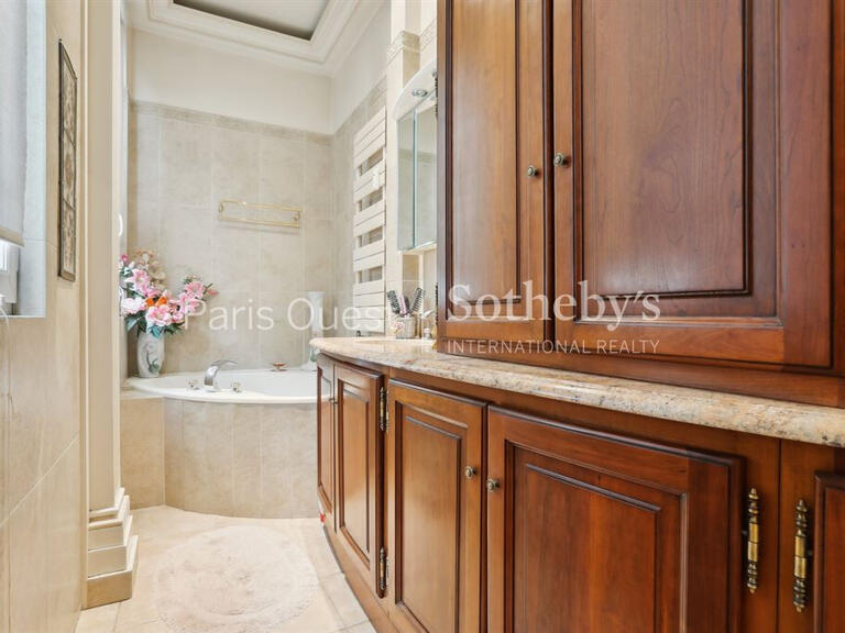 Sale Apartment Paris 16e - 2 bedrooms