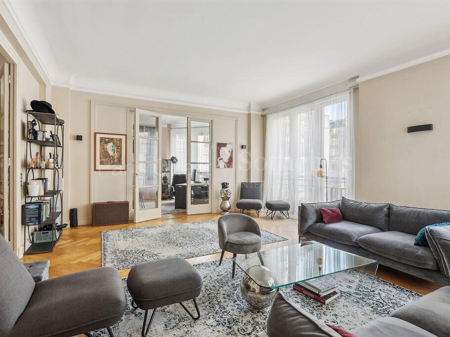 Apartment Paris 16e