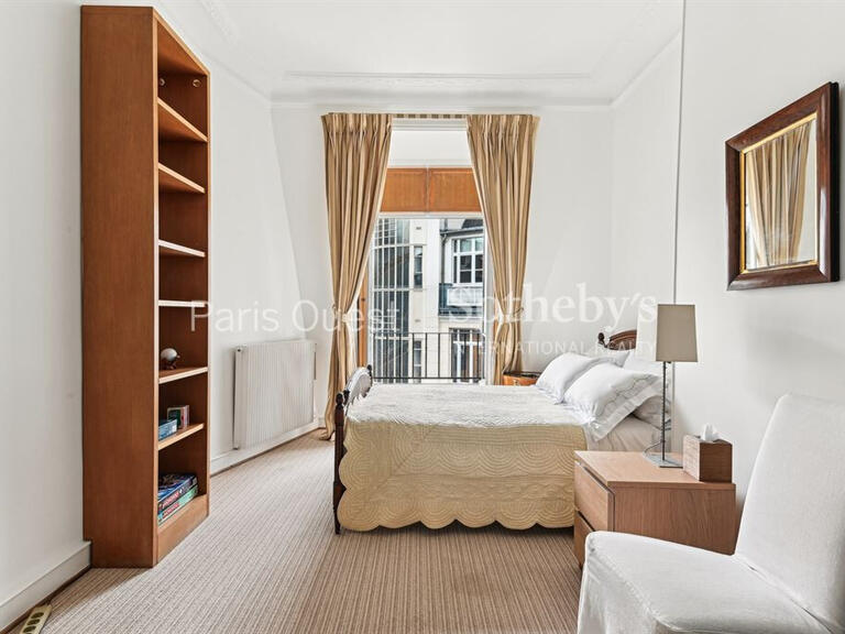 Apartment Paris 16e - 3 bedrooms - 170m²