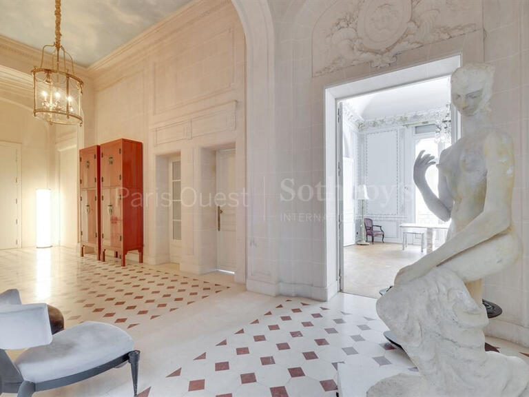 Appartement Paris 16e - 4 chambres - 300m²