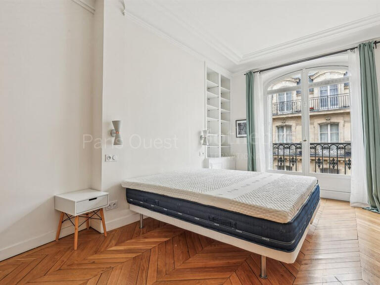 Appartement Paris 16e - 3 chambres - 121m²