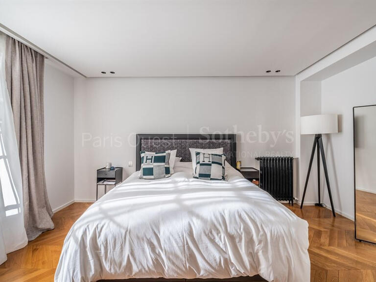 Appartement Paris 16e - 2 chambres - 105m²