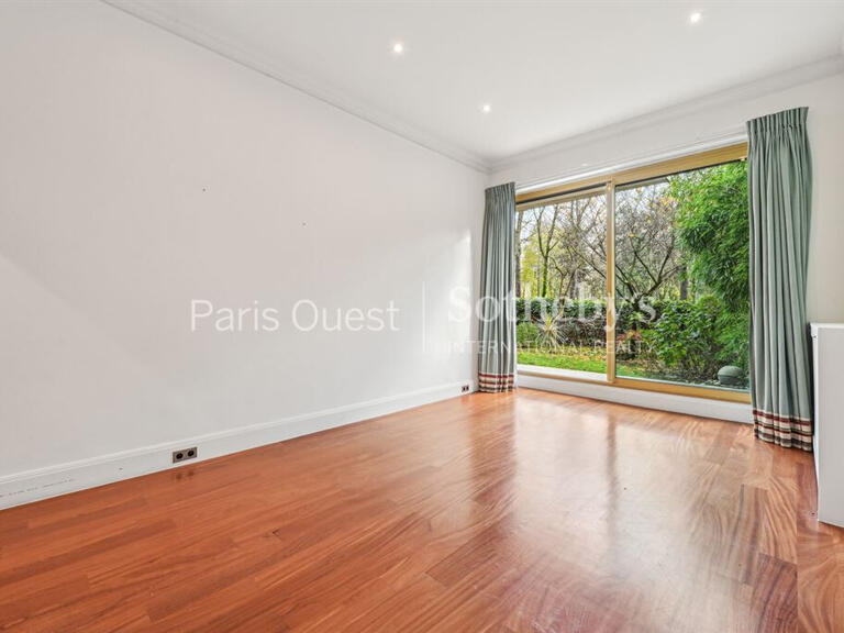 Apartment Paris 16e - 4 bedrooms - 215m²