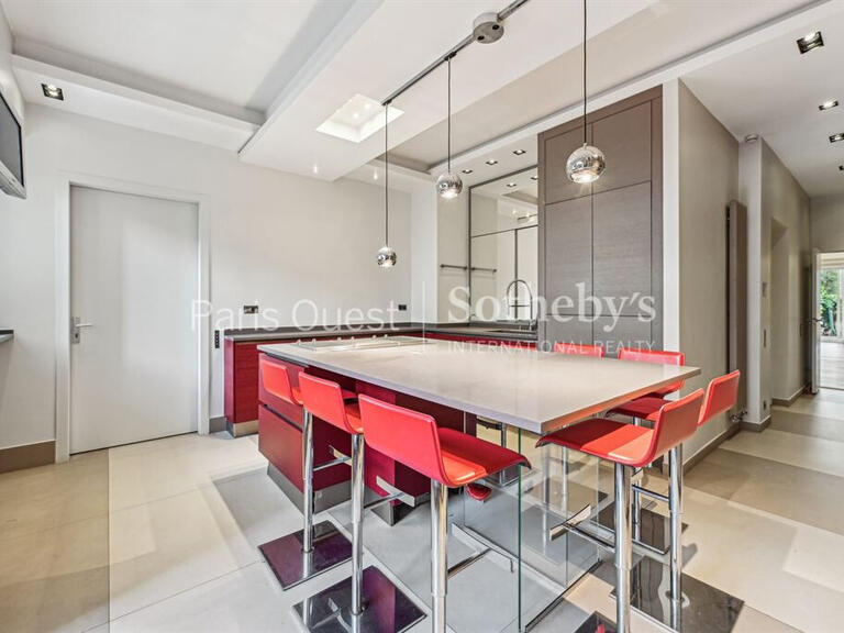 Apartment Paris 16e - 4 bedrooms - 215m²