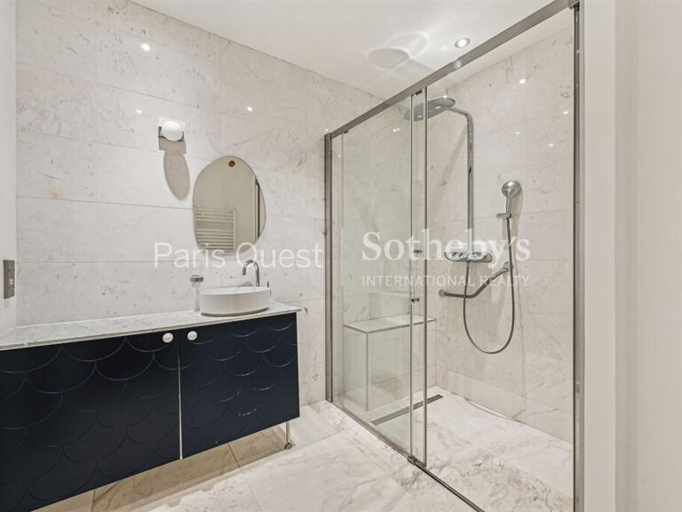 Apartment Paris 16e - 4 bedrooms - 215m²