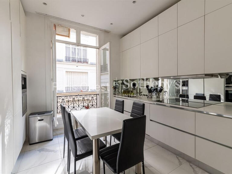 Apartment Paris 16e - 5 bedrooms - 194m²