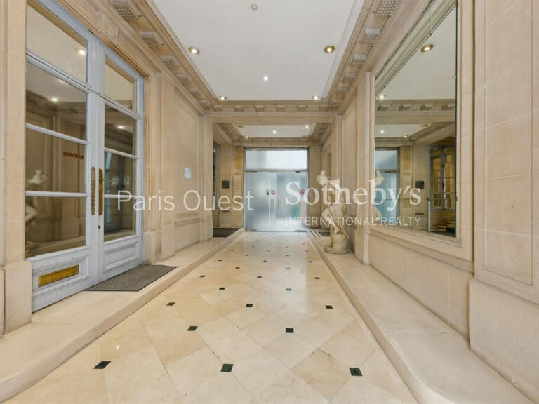 Appartement Paris 16e - 4 chambres - 243m²