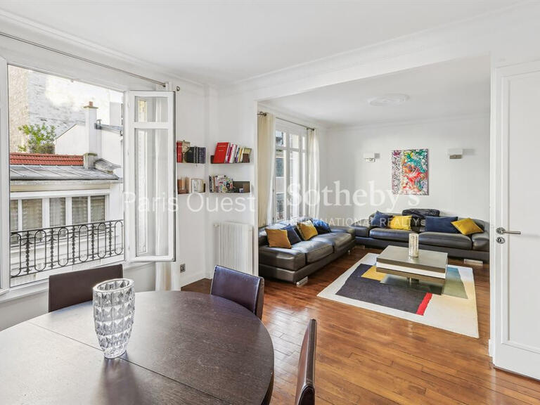 Appartement Paris 16e - 2 chambres - 78m²