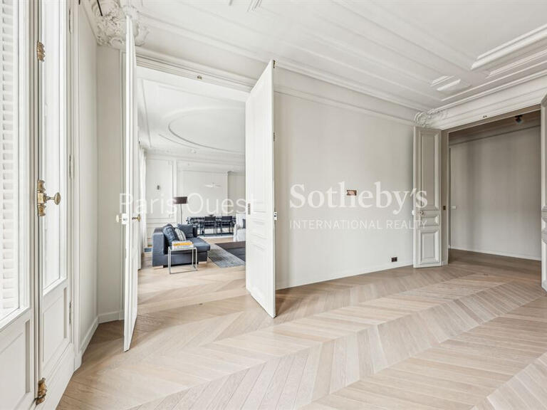 Apartment Paris 16e - 3 bedrooms - 182m²