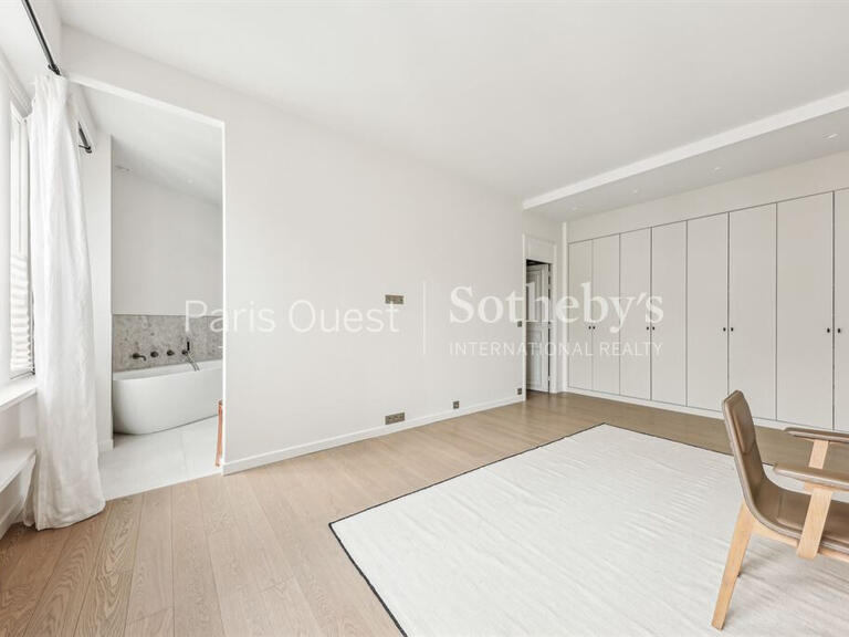 Apartment Paris 16e - 3 bedrooms - 182m²