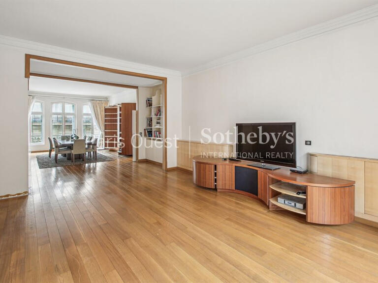 Apartment Paris 16e - 3 bedrooms - 175m²