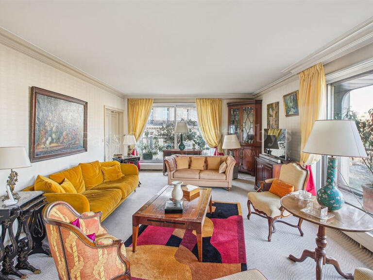 Apartment Paris 16e - 3 bedrooms - 155m²