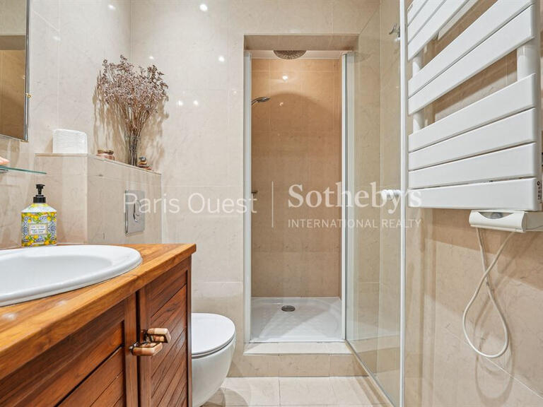 Appartement Paris 16e - 2 chambres - 103m²